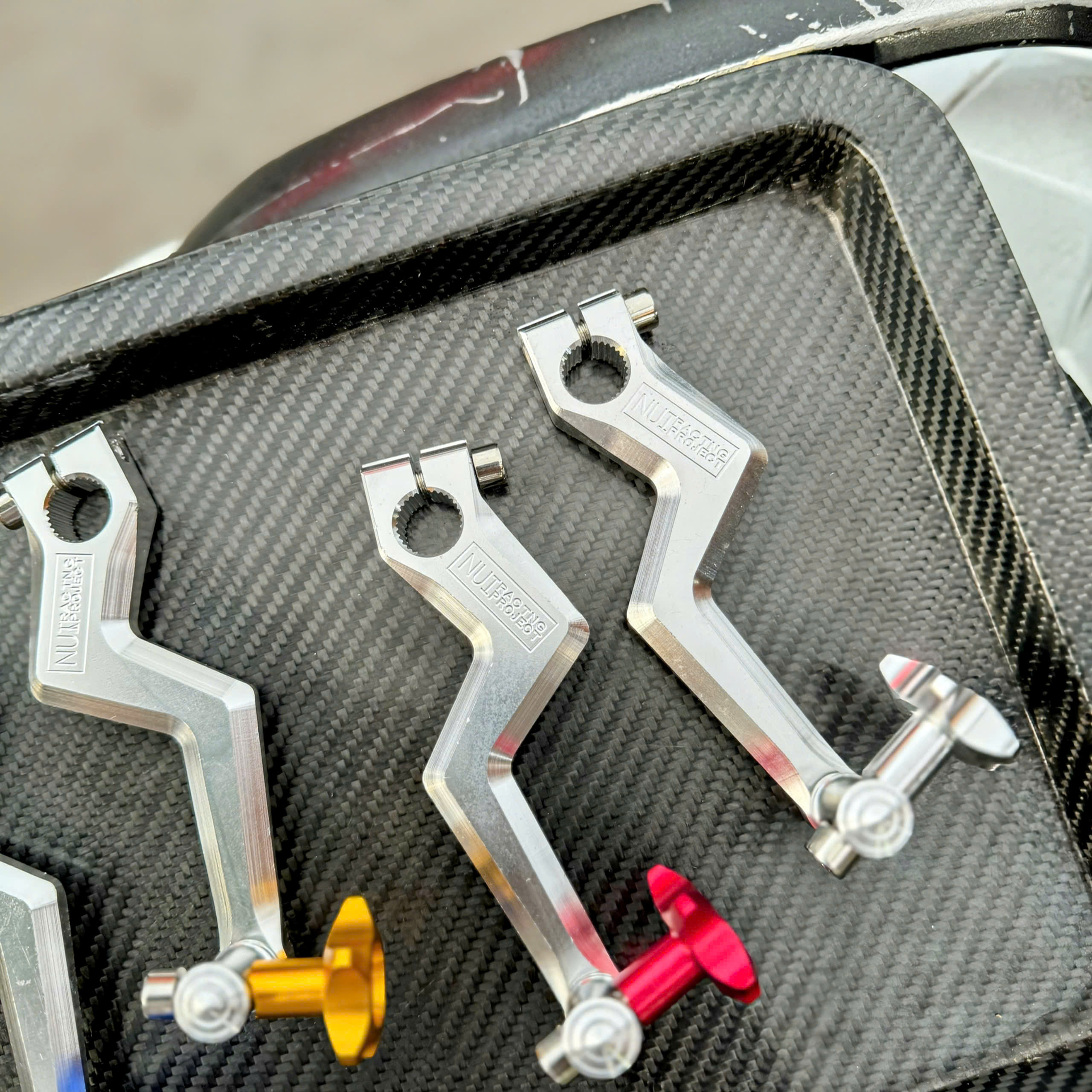 Càng thắng Nui racing CNC gắn nhiều dòng xe