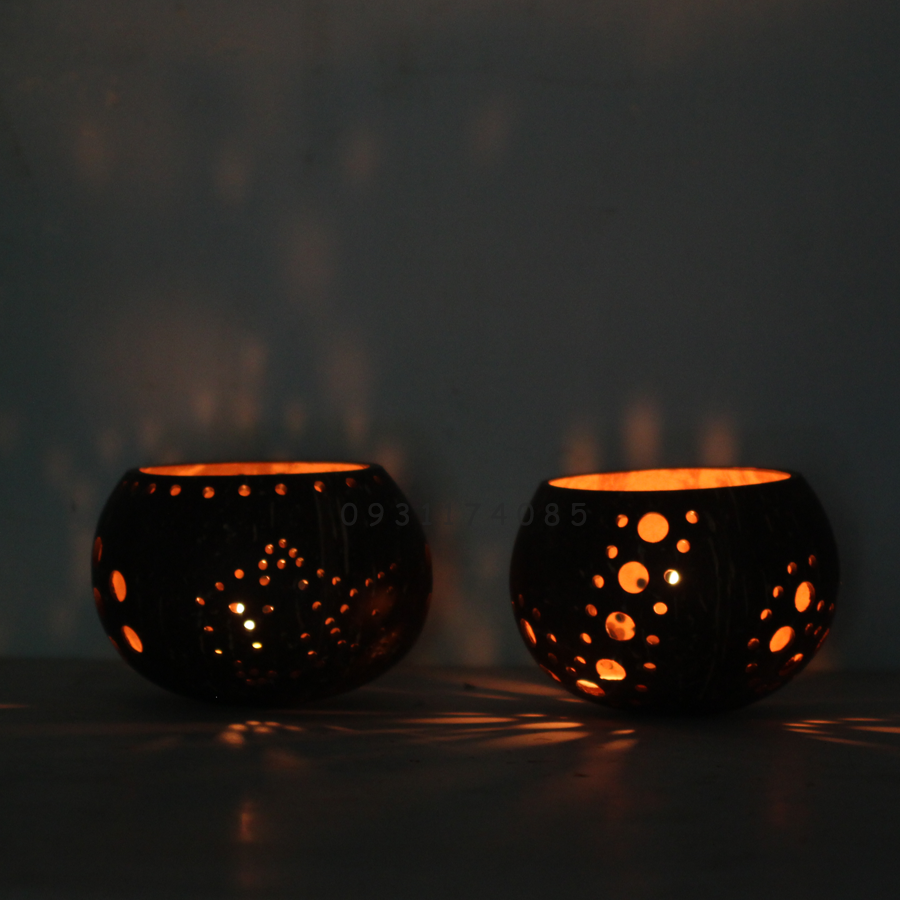 Lồng đèn gáo dừa [ mẫu ngẫu nhiên] + (cột sẵn dây đay)