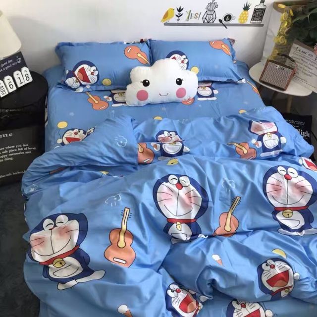 Cotton Poly Bộ Chăn Ga Gối Doraemon Đánh Đàn