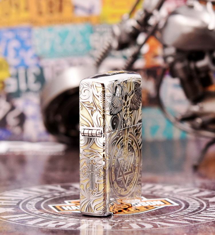 Bật lửa Zippo khắc Thiên Thần bản tiêu chuẩn mạ Chrome