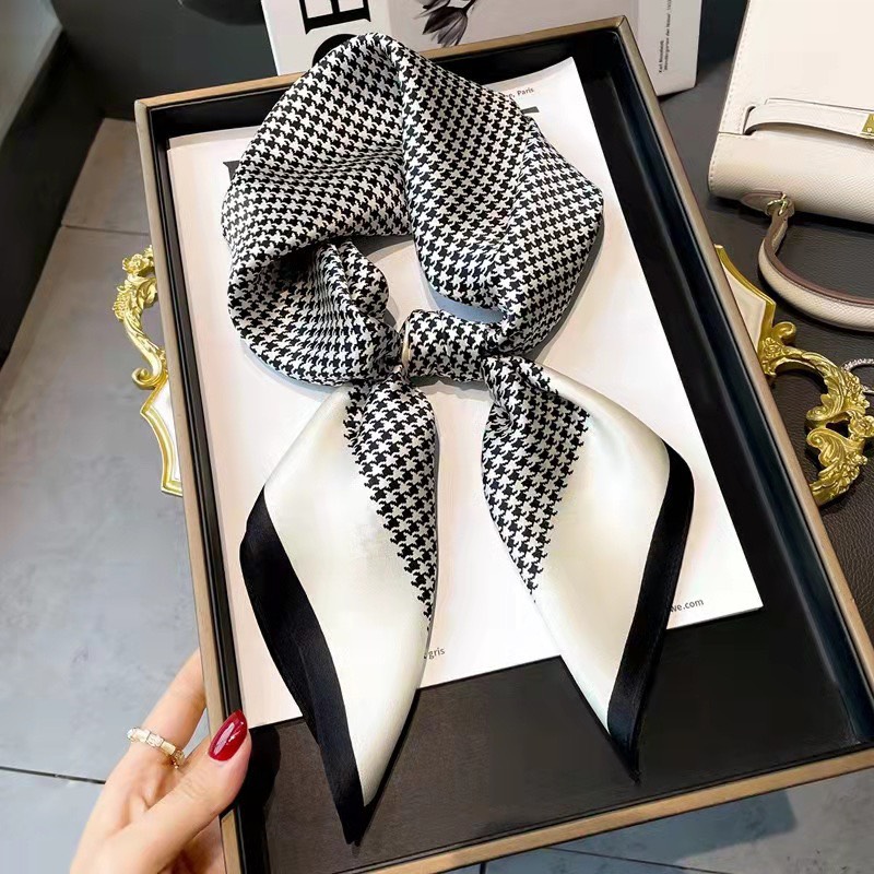 Khăn lụa vuông choàng cổ size 70x70cm
