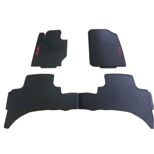 Thảm trải sàn trong xe Mitsubishi Triton