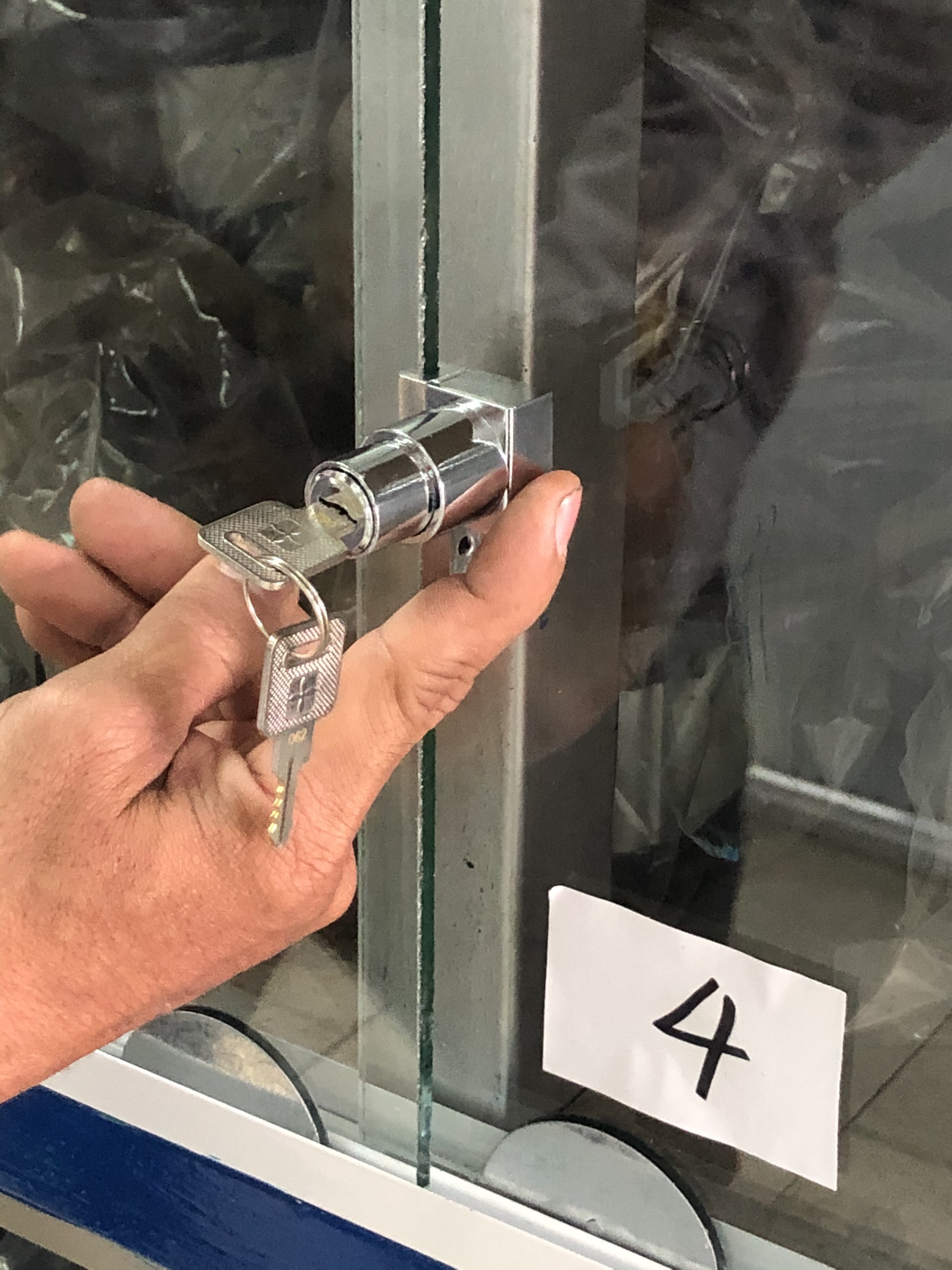 Khóa tủ kính 2 cánh Xiehe