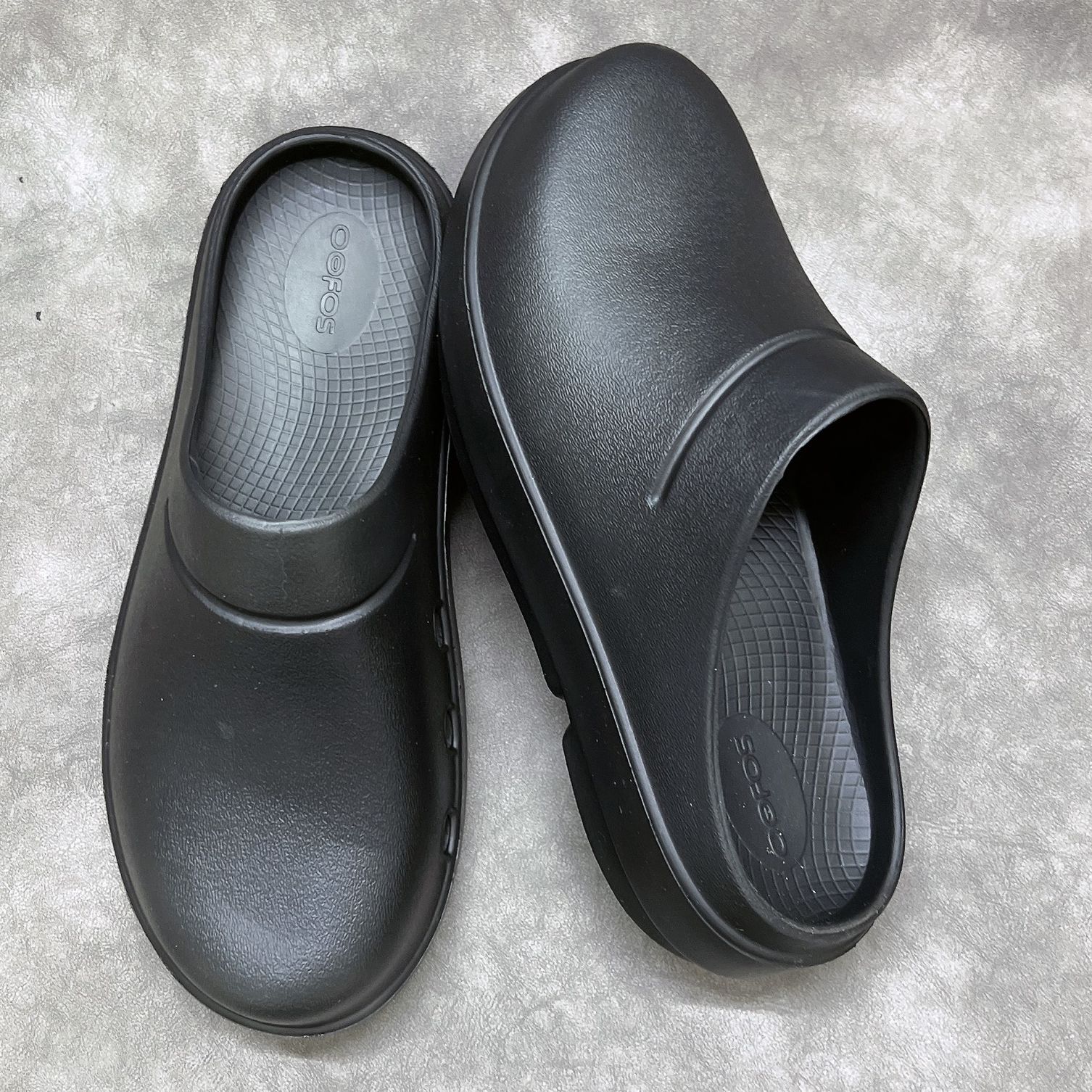 Dép Sục Đen oofos form unisex