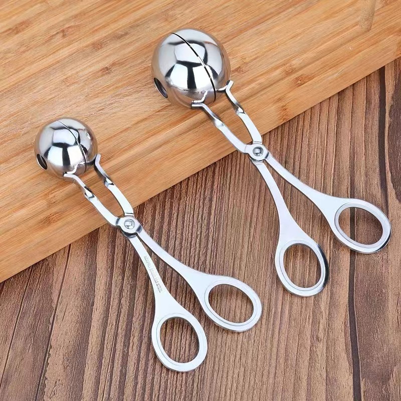 Teaspoons that make meatballs