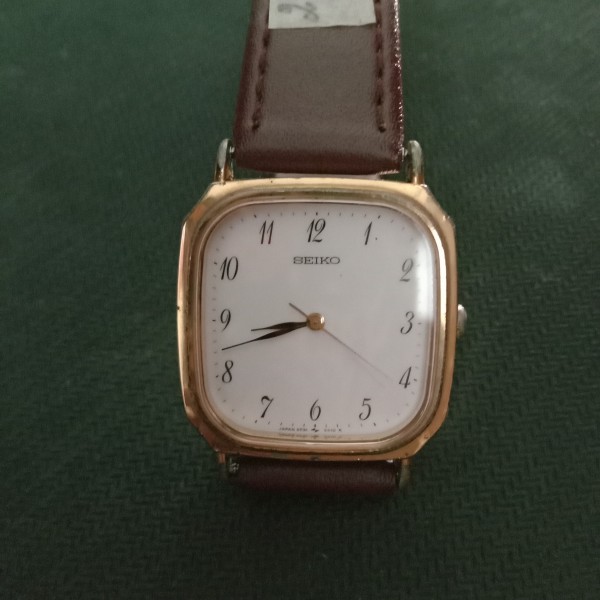 [HCM]Đồng hồ nữ Seiko 22mm mặt vuôngmạ vàngdây da máy quartz