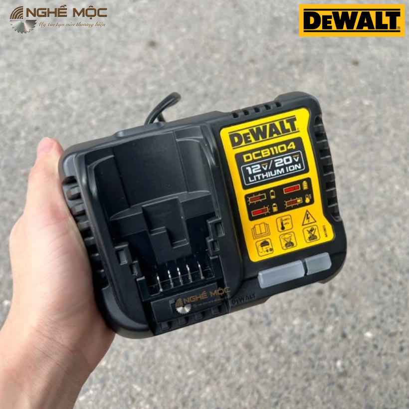 Đế sạc pin dewalt dcb1104 chính hãng sạc pin 12v - 20v dòng ra 4a