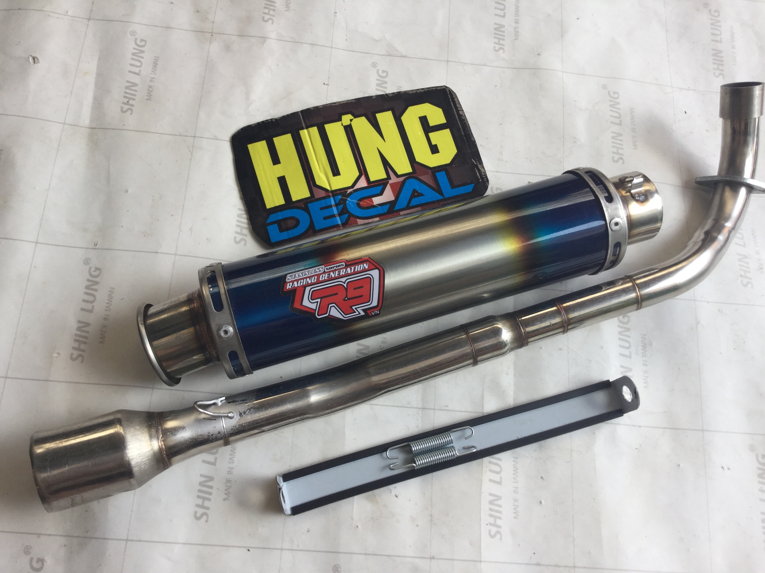 Pô r9 mugello titan full cổ bô độ cho WAVE, SIRIUS, EXCITER, WINER, SONIC, RAIDER FI, SATRIA, GSX , Sản Phẩm Chất Lượng, Gian Hàng Uy Tín, Giá Cả Cực Tốt, Mua Ngay.