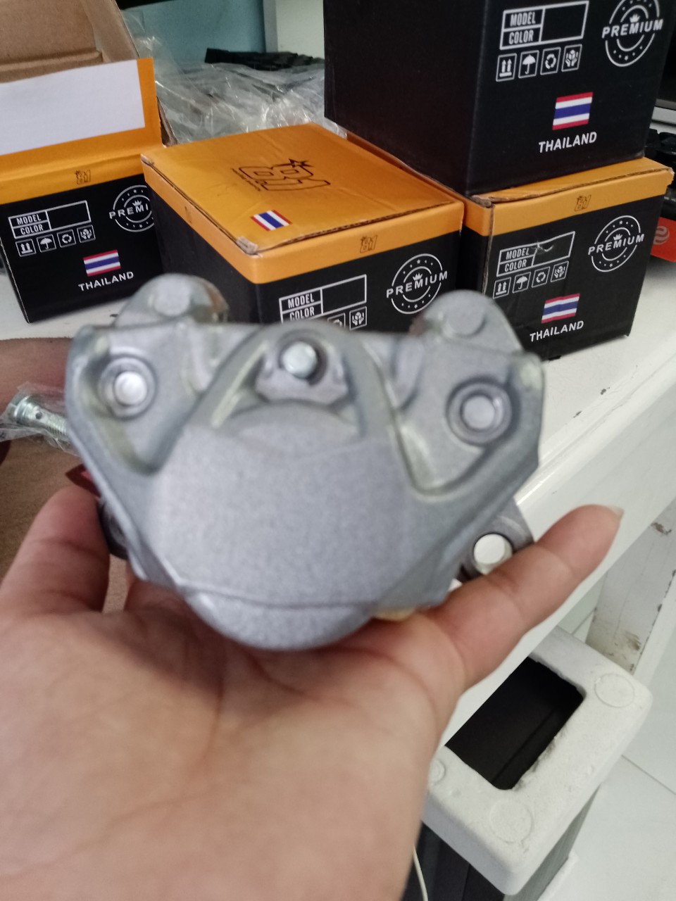 { Mẫu mới } Heo dầu 81 racing màu đen