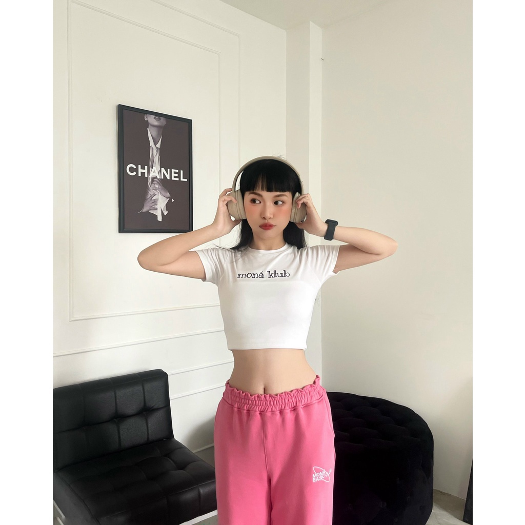 Áo thun croptop MONÁ - KLUB