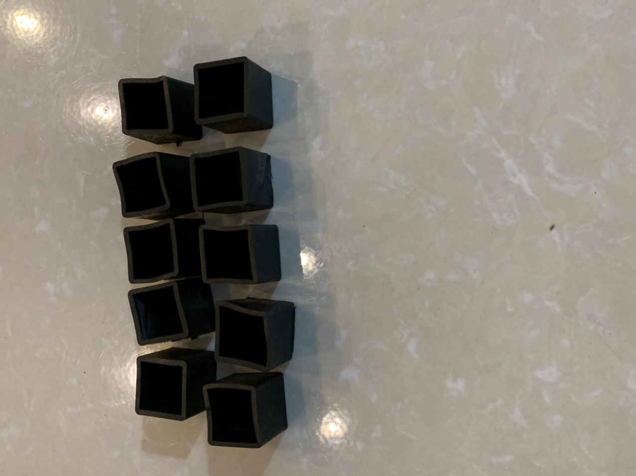 Nút bịt  cao su 20x20, bịt chân sắt, inox hộp 20x20 - Bịt ngoài - 1 set  20 chiếc