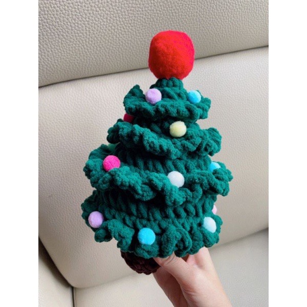Cây thông noel mini để bàn bằng len kèm đèn nháy