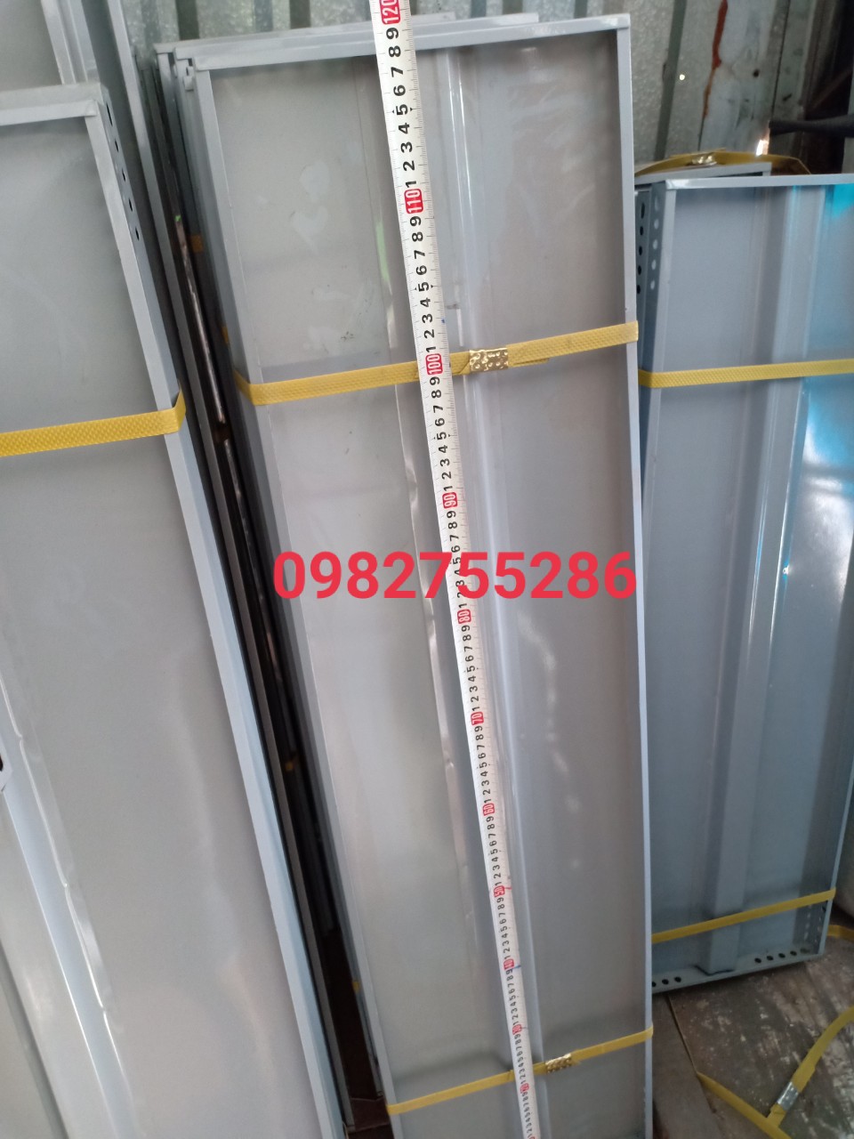 mâm kệ sắt v lỗ (30*120)