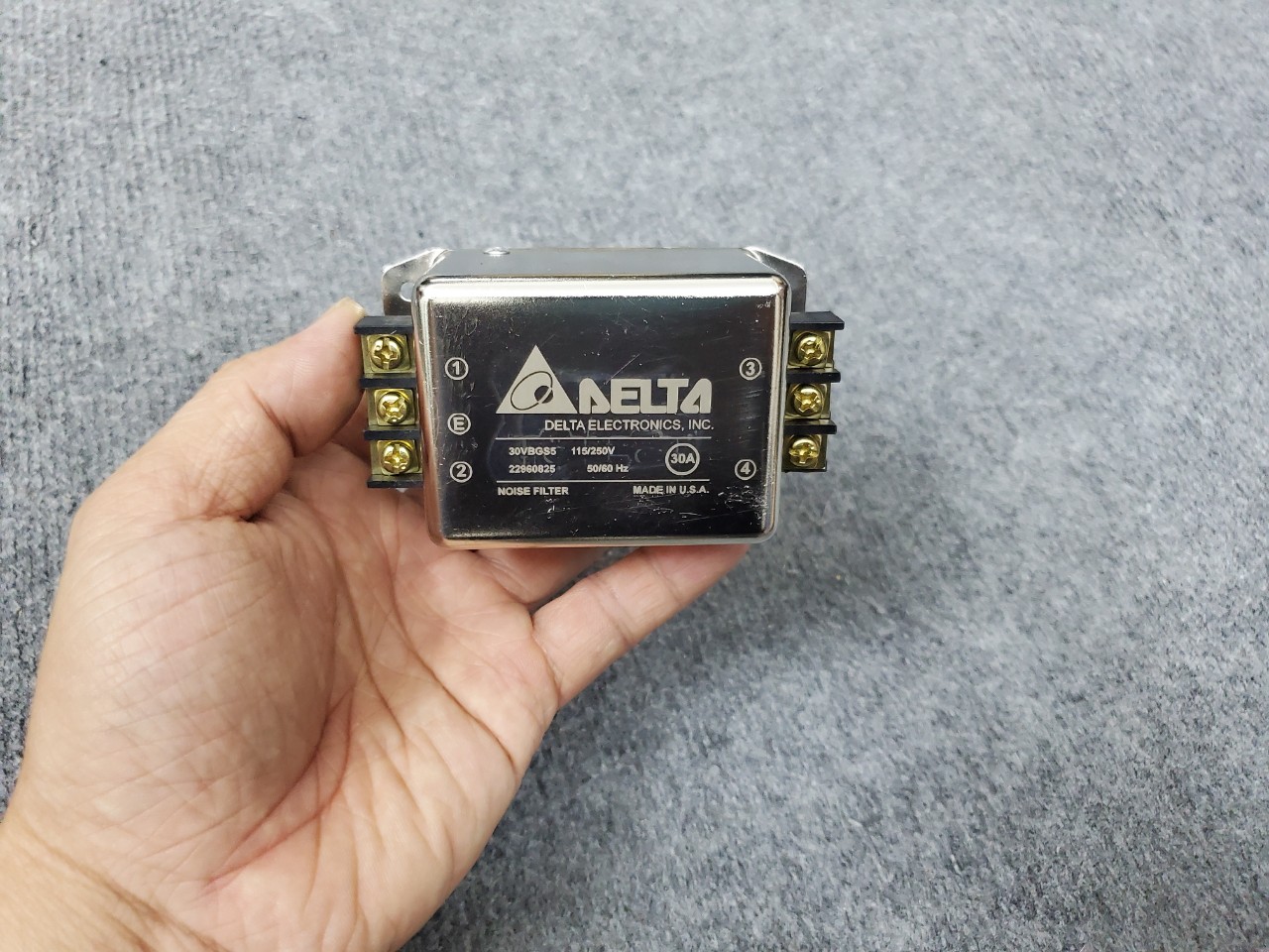 Lọc Sạch Nguồn Điện Delta 30A USA