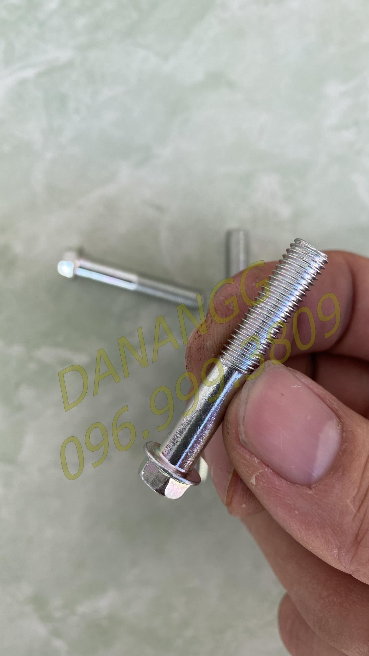 Ốc 7 li dài 4cm bắt trờn ren 20 con