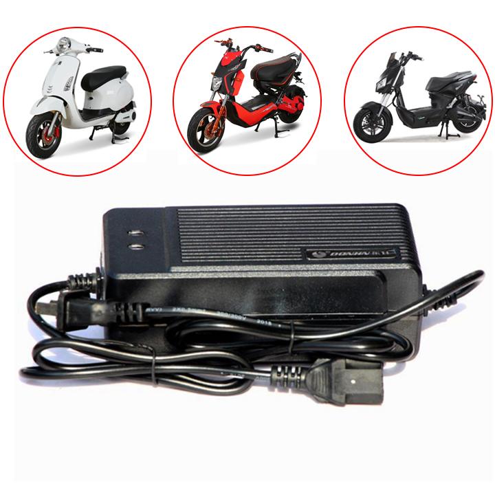 Sạc xe máy điện 60v-20ah x-men, vespa xe điện 5 bình có bảo hành