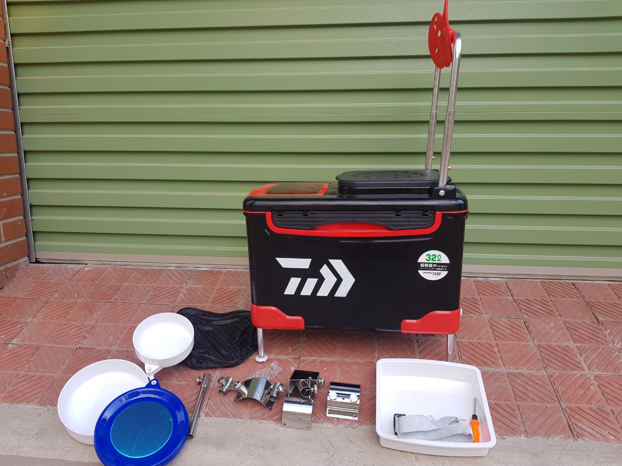 Thùng Câu Đài Daiwa 32 Lít