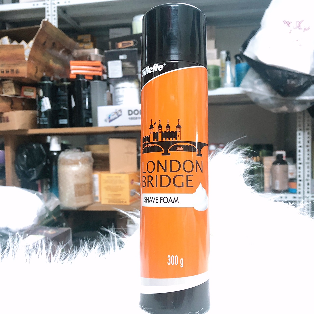 Bọt Cạo Râu GILLETTE London Bridge Chai 300g