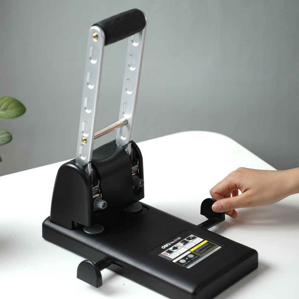 Đục lỗ deli 130 - 100 tờ