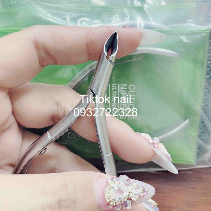 Kiềm cắt da màu bạc ttn