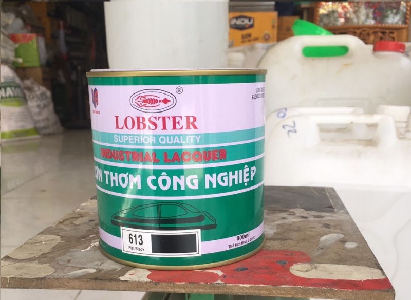 Sơn thơm công nghiệp Lobster màu đen mờ lon 800ml