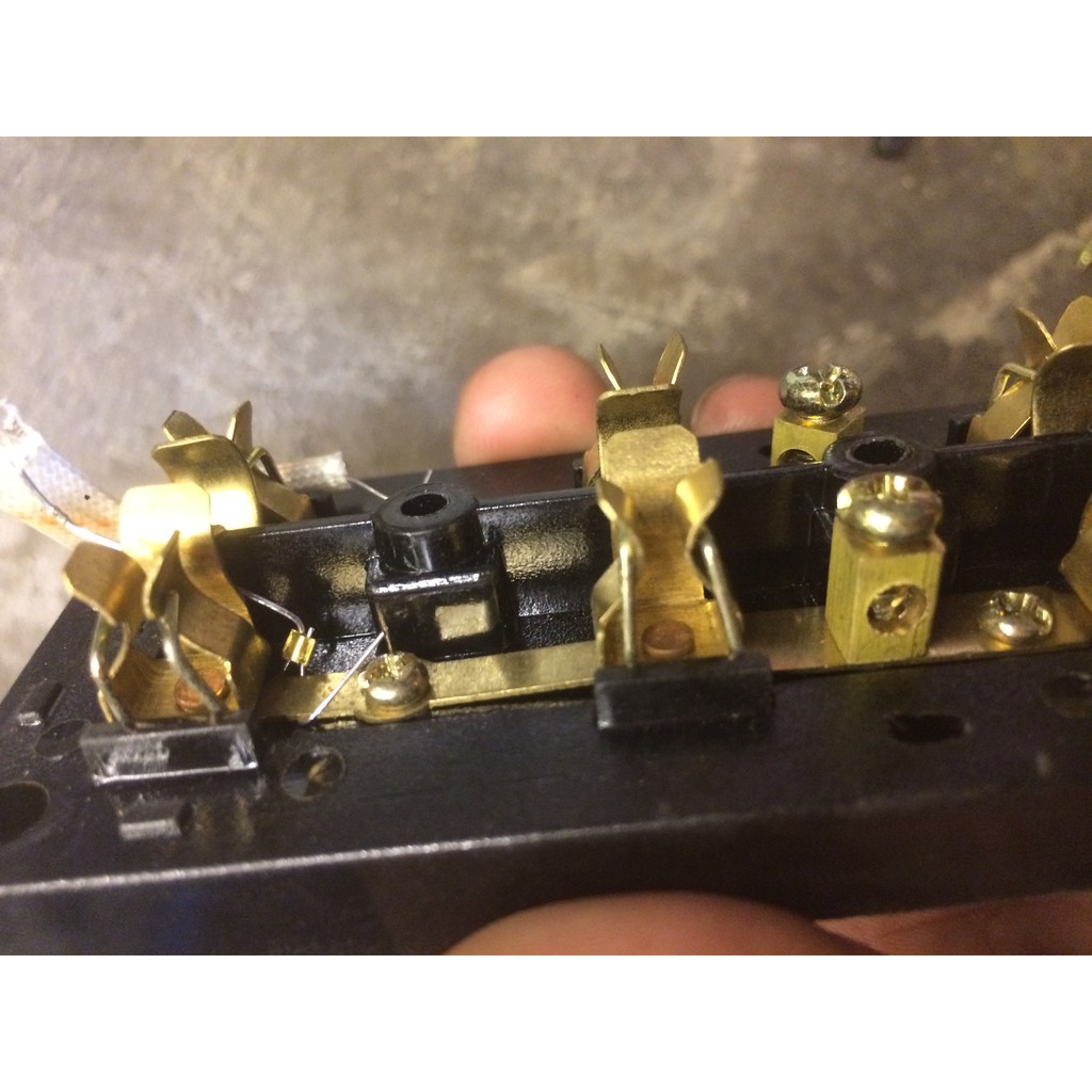 [HCM]Ổ Cắm 3 Lỗ Chính Hãng VINAKIP- Siêu Bền