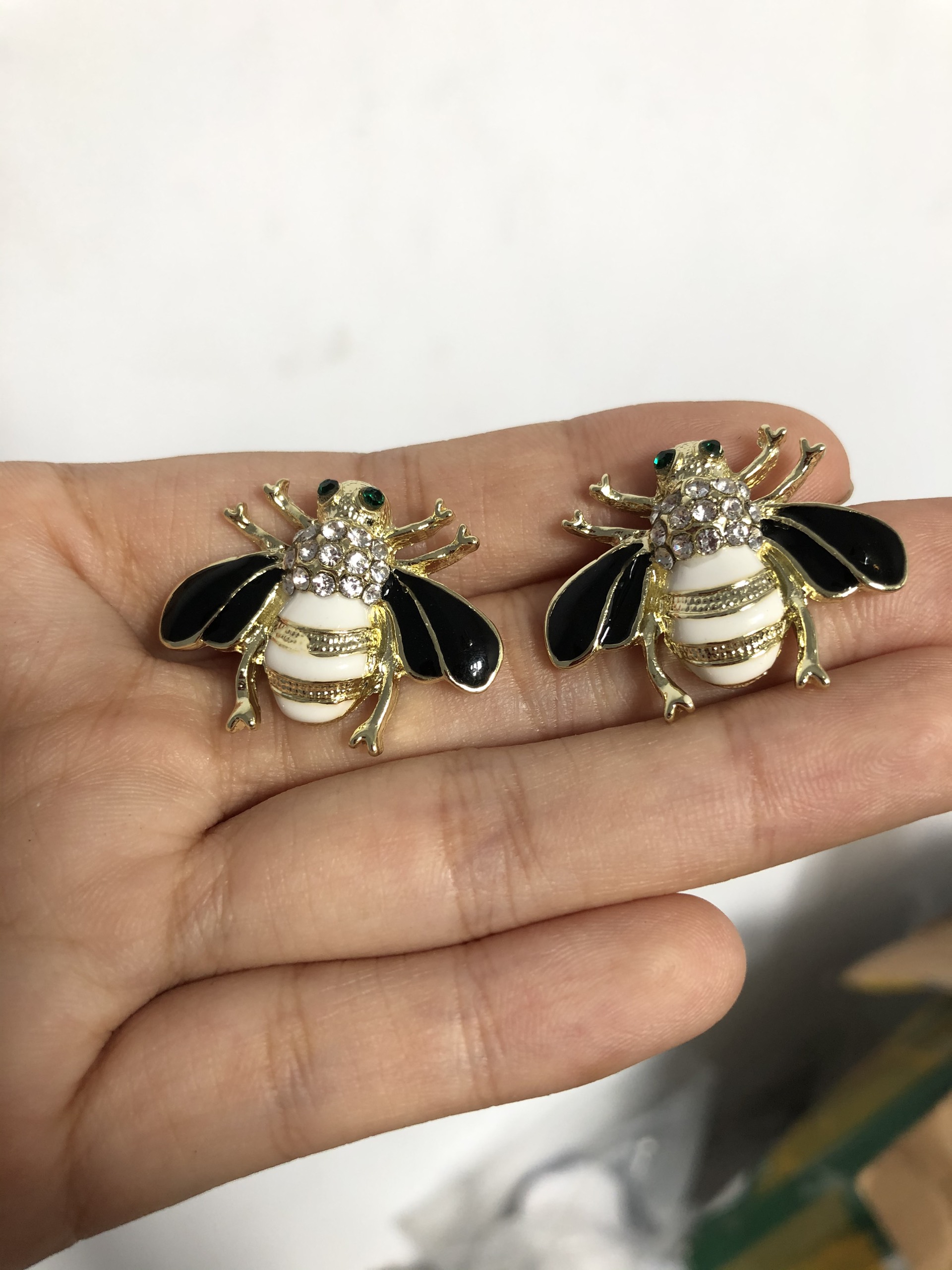 Mạc ong đính đá 25k/ con