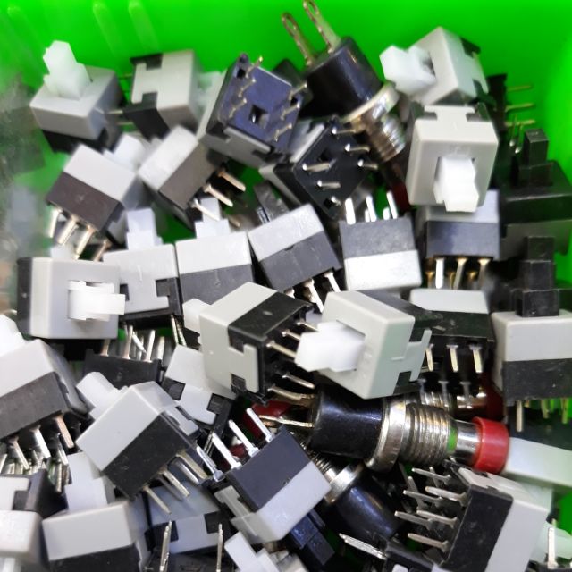 50c công tắc 6 chân nhấn giữ màu xám