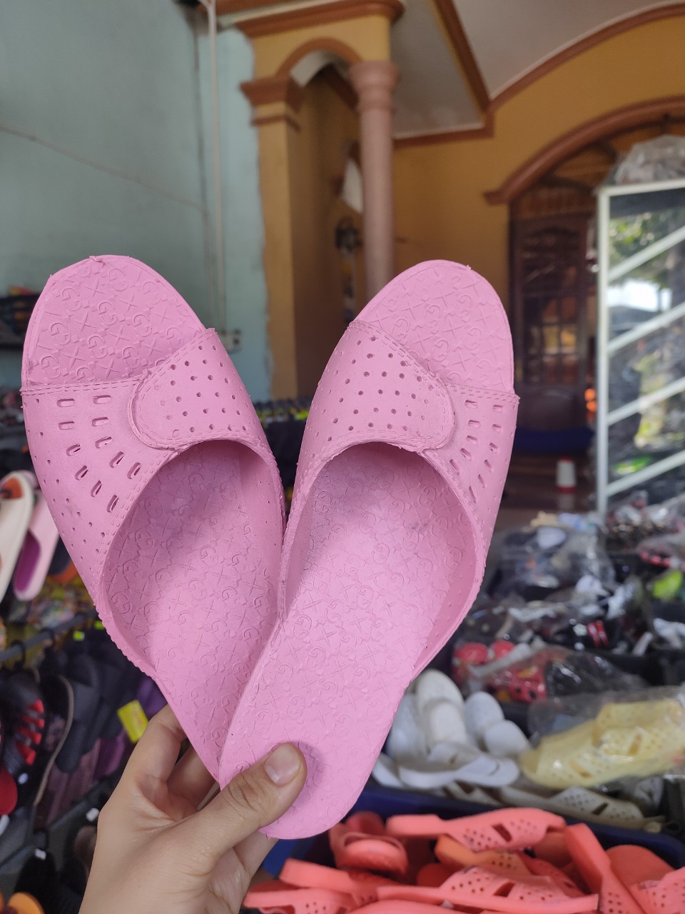 Dép nhựa cho bà cho mẹ êm chân Phi Yến