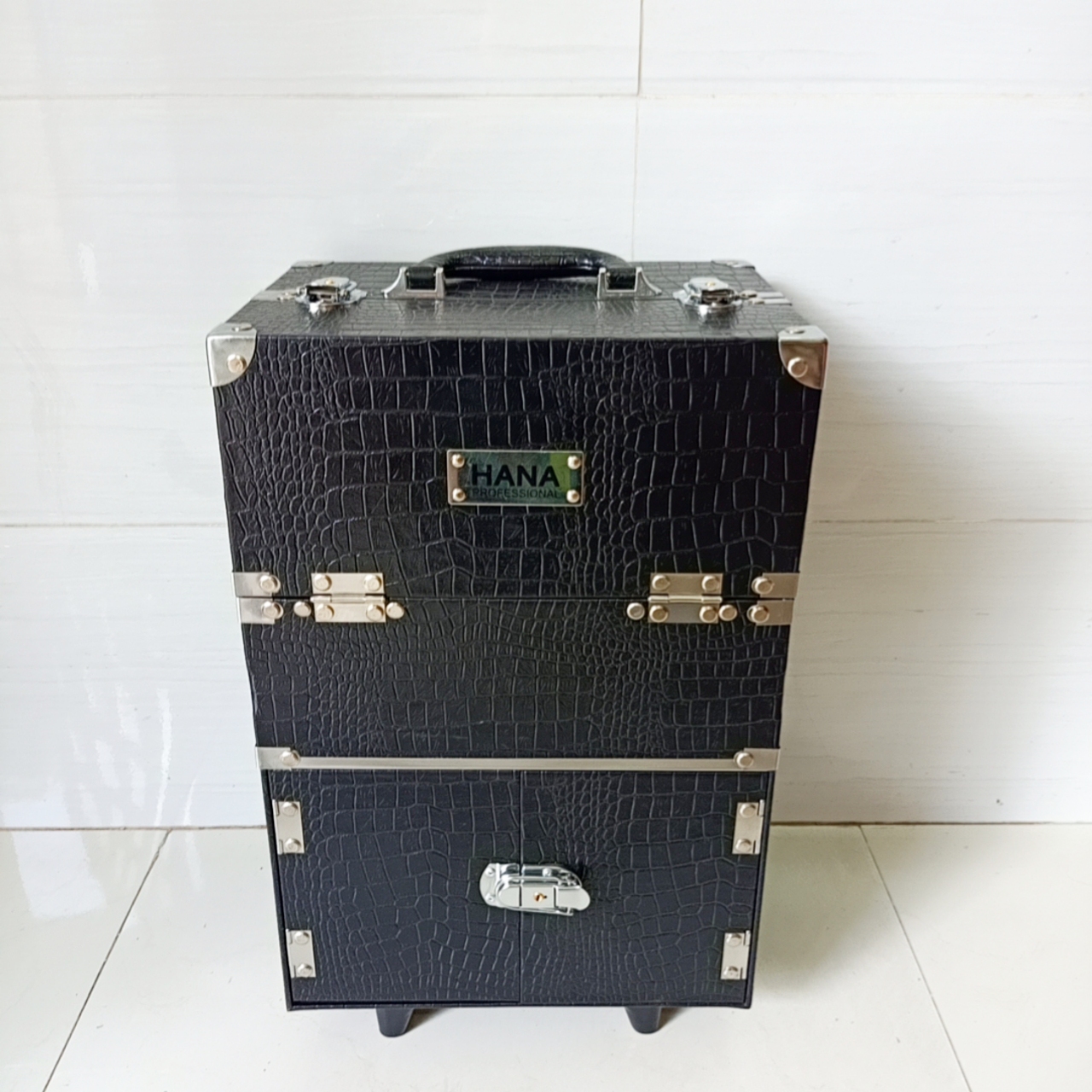 –Cốp vali kéo mini bọc góc inox HANA nhiều ngăn đựng mỹ phẩm, dụng cụ trang điểm, make up, phun xăm, nối mi chuyên nghiệp size 30x22x44 cm