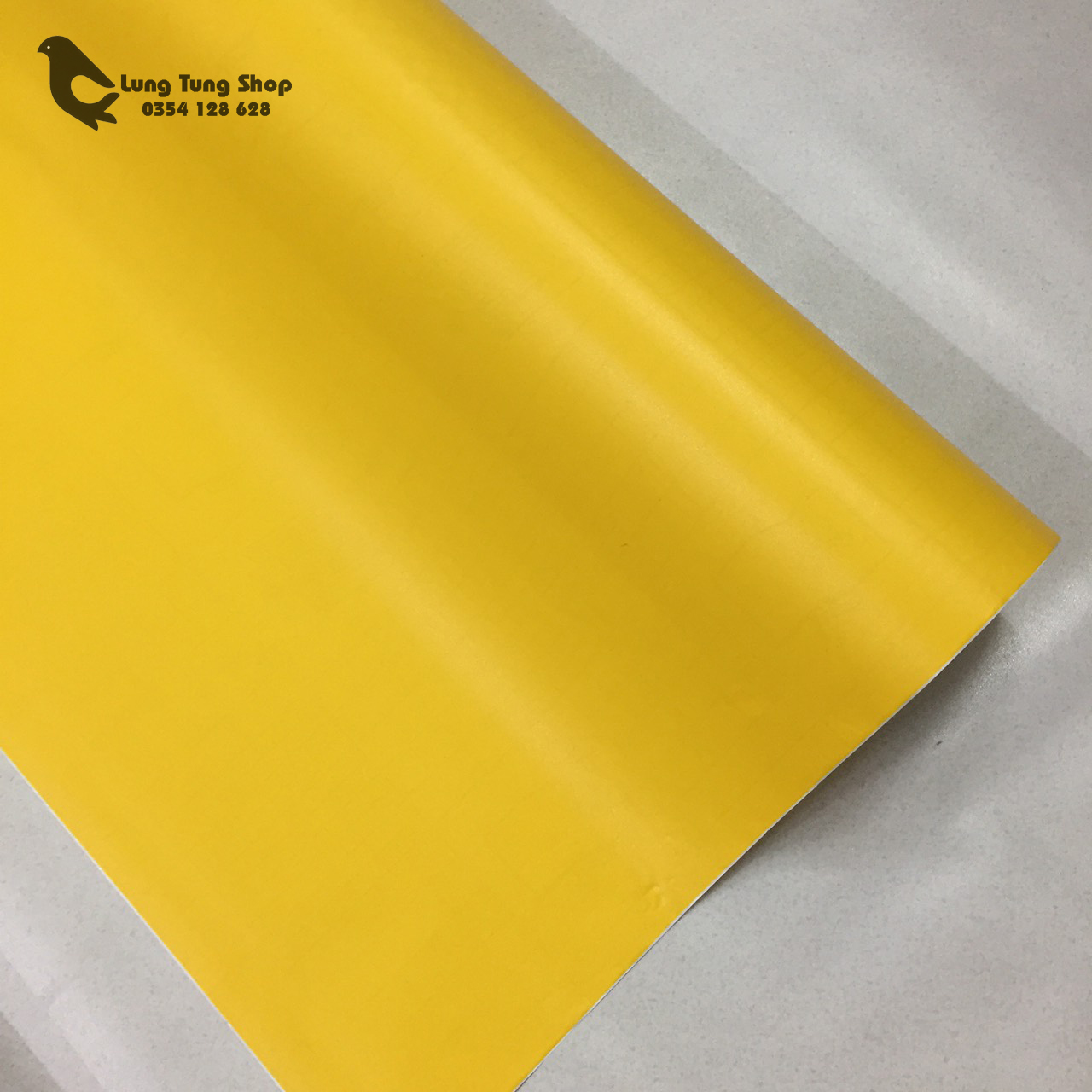 giấy dán tường có keo - decal vàng nhám ( khổ 1,2m )
