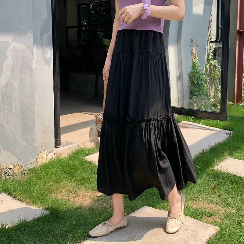 Chân váy lụa xòe