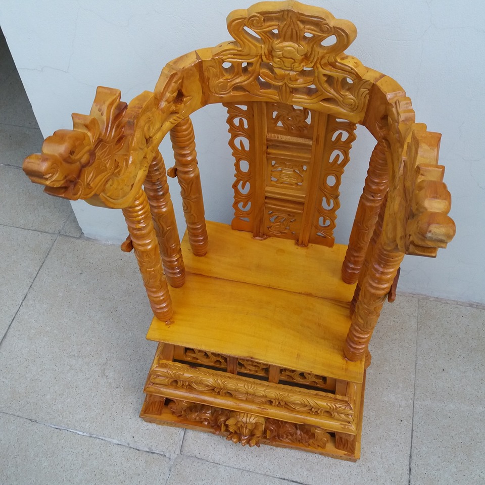 ngai thờ gỗ mít  kích thước cao 81cm mặt 35cmx48cm