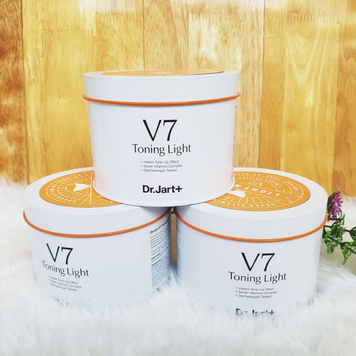KEM DƯỠNG TRẮNG DA V7 TONING LIGHT