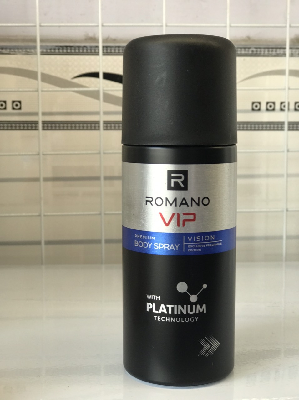 Combo 2 chai Xịt khử mùi Romano Vip 150ml