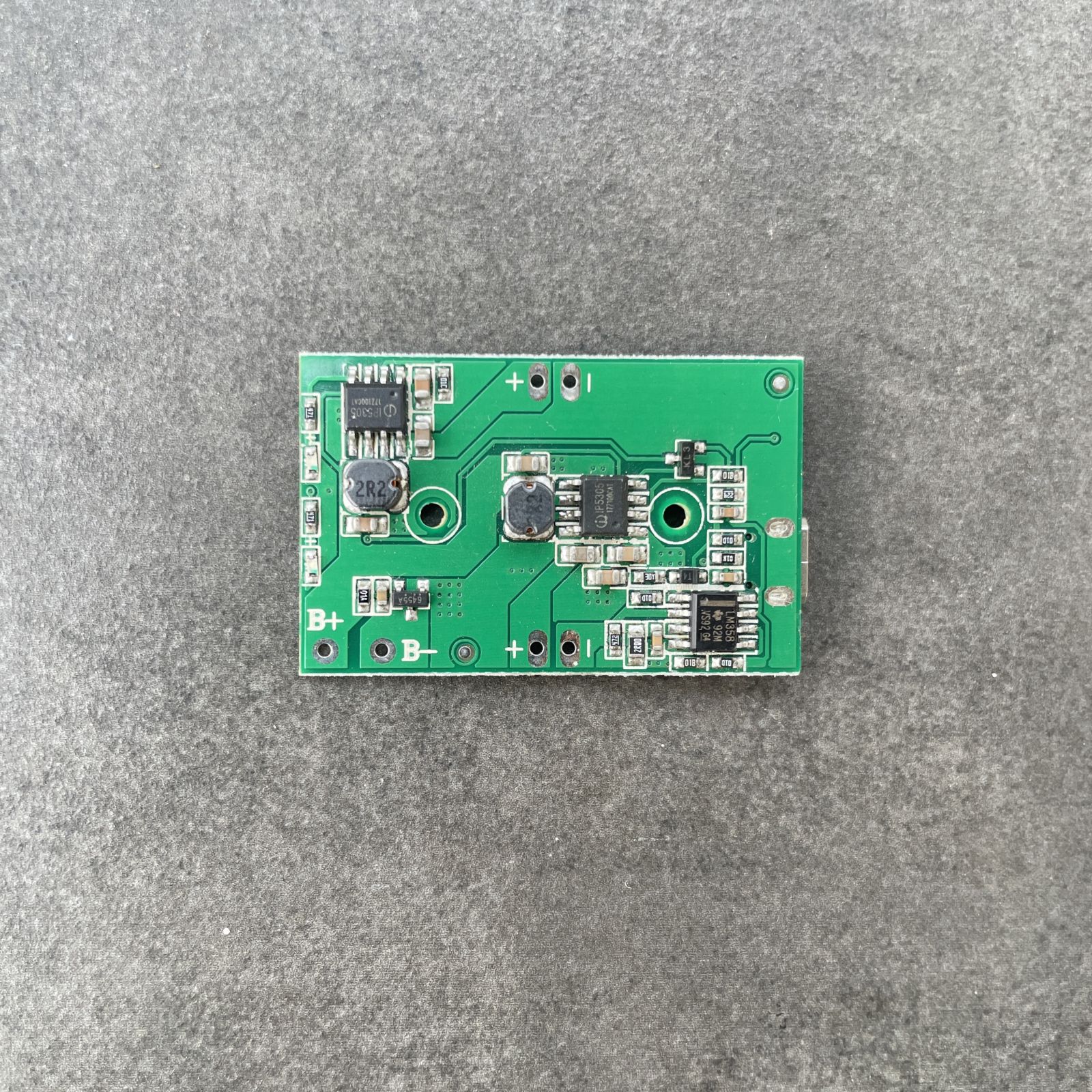 Mạch sạc pin 3.7v ip5305 – đầu sạc microusb 5v