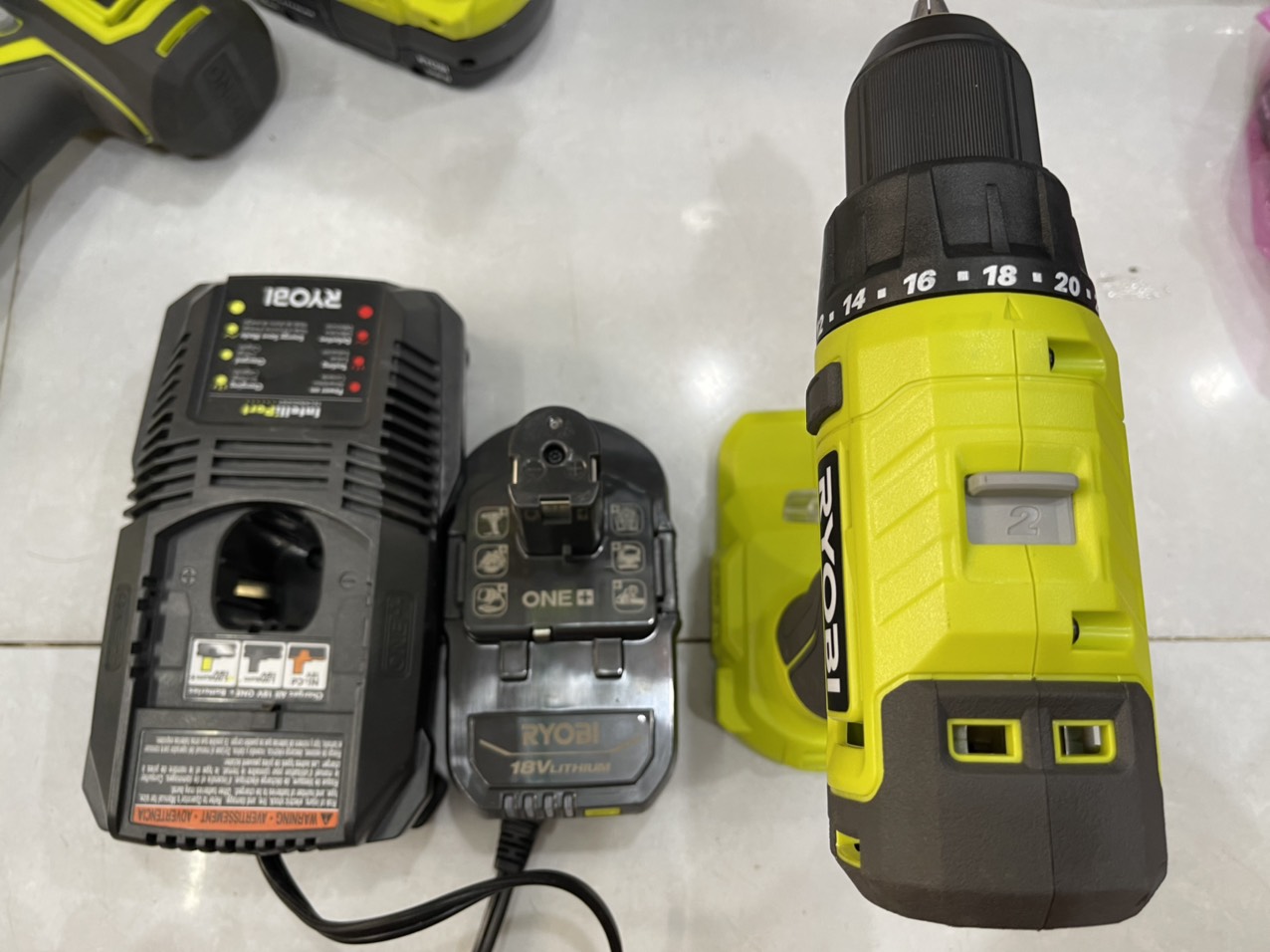 Máy khoan pin Ryobi PCL206 (Thân máy)