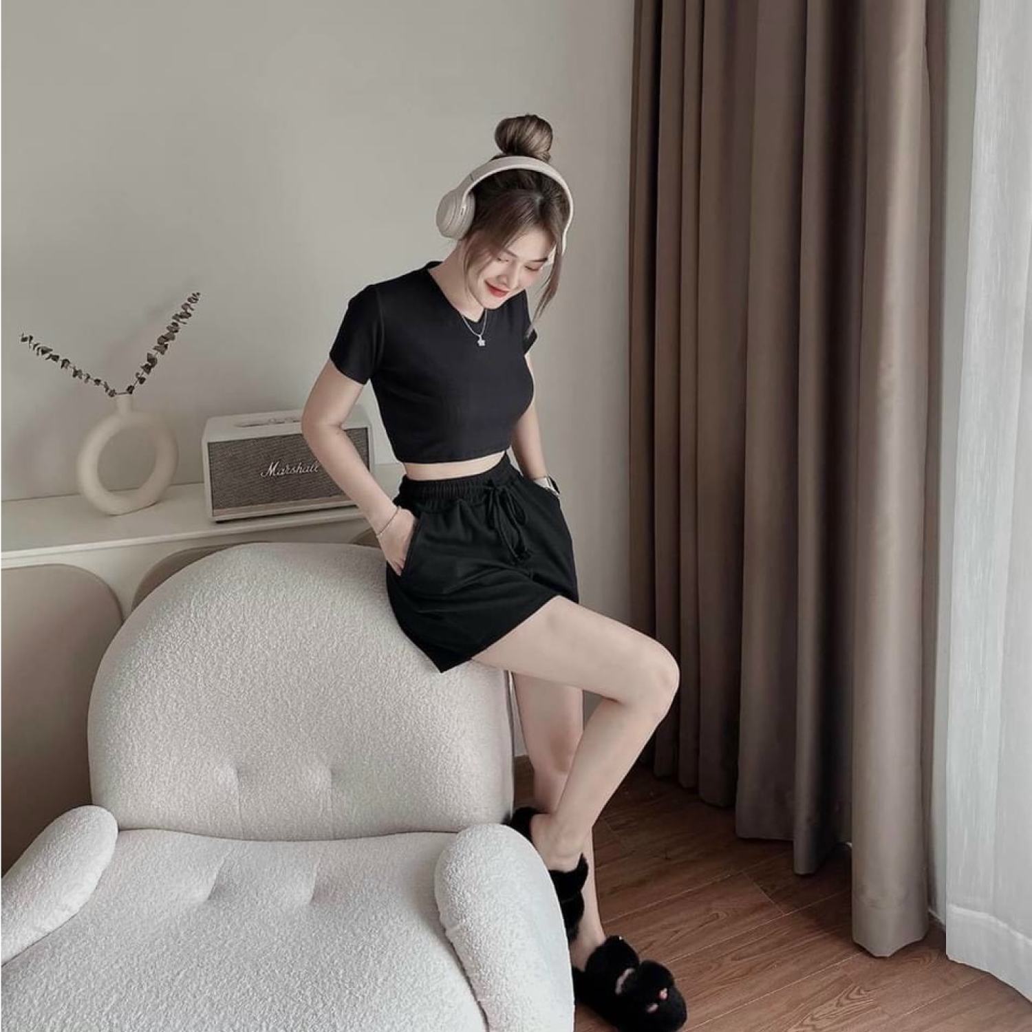 SET THỂ THAO ÁO CROPTOP CỔ TIM + QUẦN SHORT LƯNG THUN