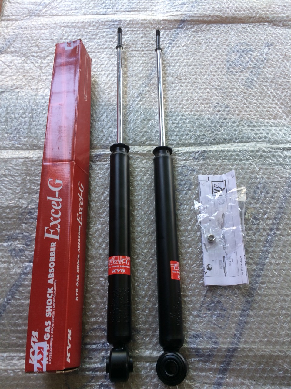 Giảm xóc sau Vios 02-13 (Giá 1 Chiếc ) HÀNG KYB THAILAN