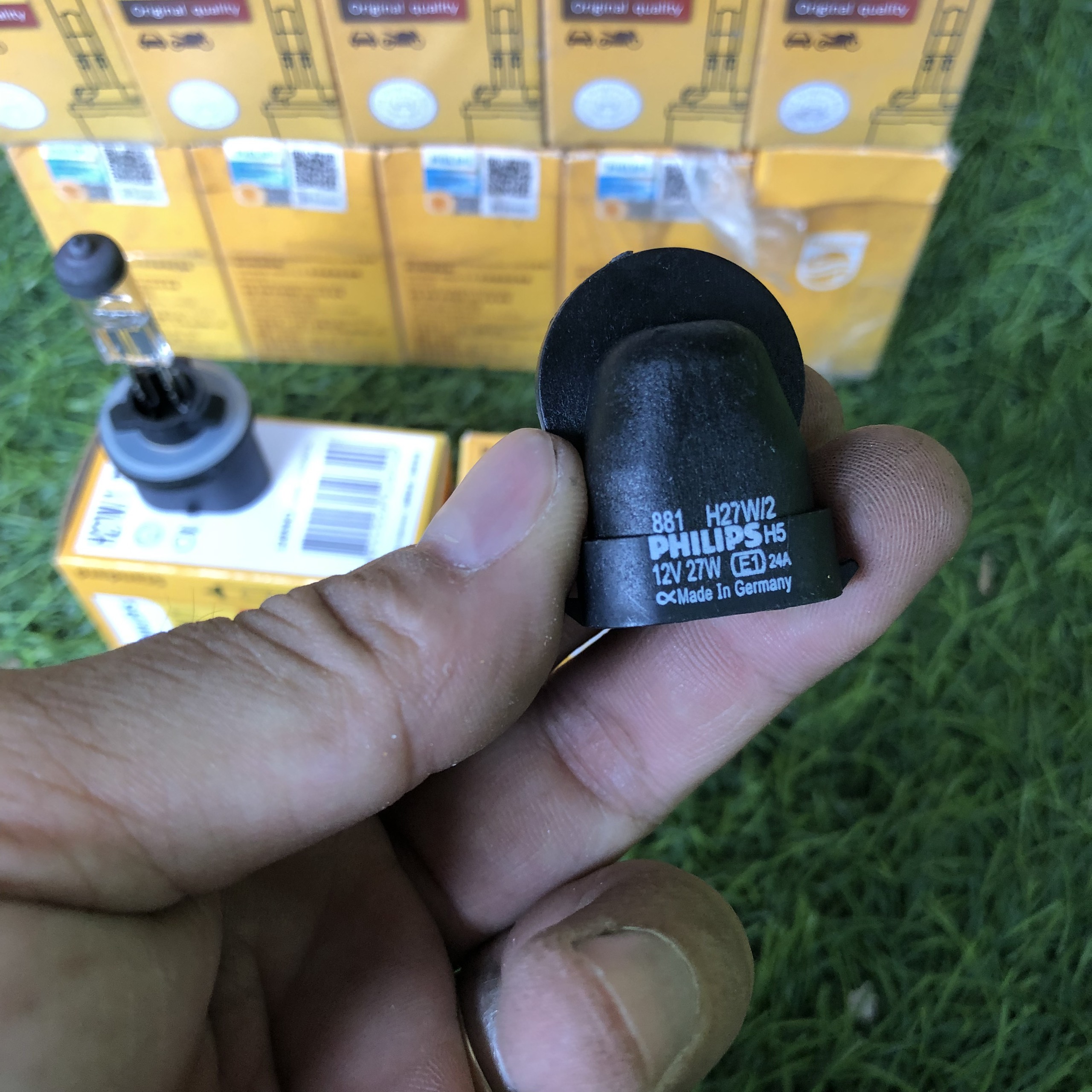BÓNG ĐÈN Ô TÔ CHÂN 880/ 881 (H27) PHILIPS