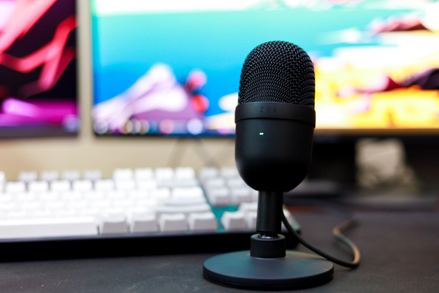 Thiết bị thu âm Razer Seiren Mini - Ultra-Compact Condenser Microphone