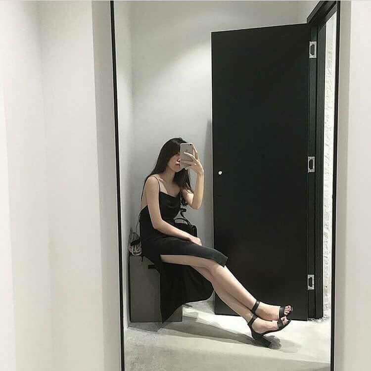 Đầm 2 dây hở lưng