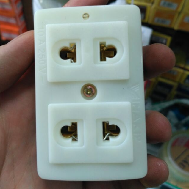 Ổ cắm 2 lỗ - 3 lỗ - 4 lỗ vinakip nhựa abs chịu nhiệt tốt
