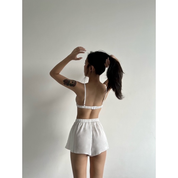 Quần đùi lụa satin cao cấp