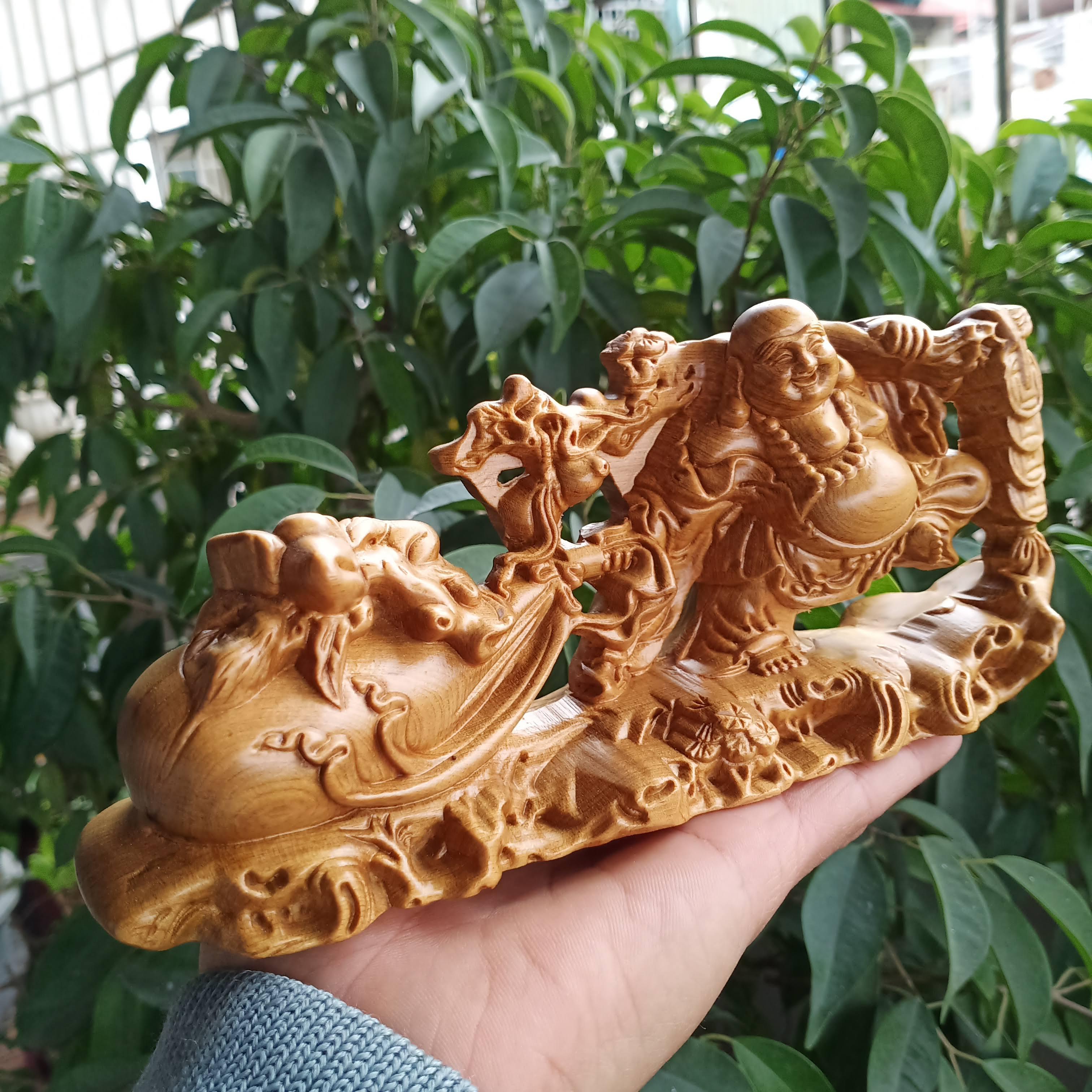 Tượng phật di lặc gỗ bách xanh
