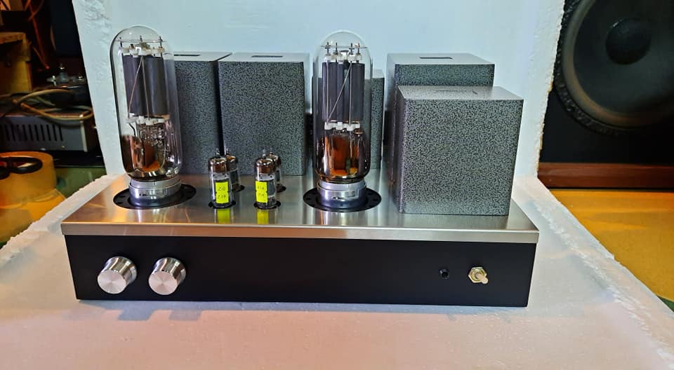 Ampli đèn 211 SE kiểu dáng Kít Nhật