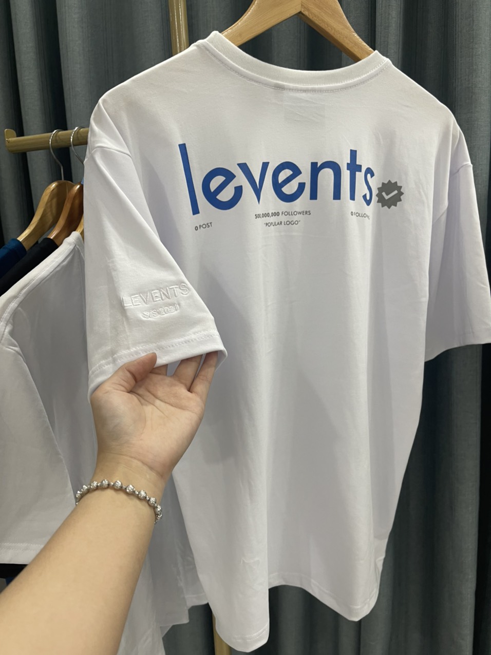 Áo thun Levents Popular Logo màu trắng phong cách unisex nam nữ cho người từ 40kg đến 90kg chất vải cotton dày mịn có đầy đủ tag Thời trang Unisex HCM AL157