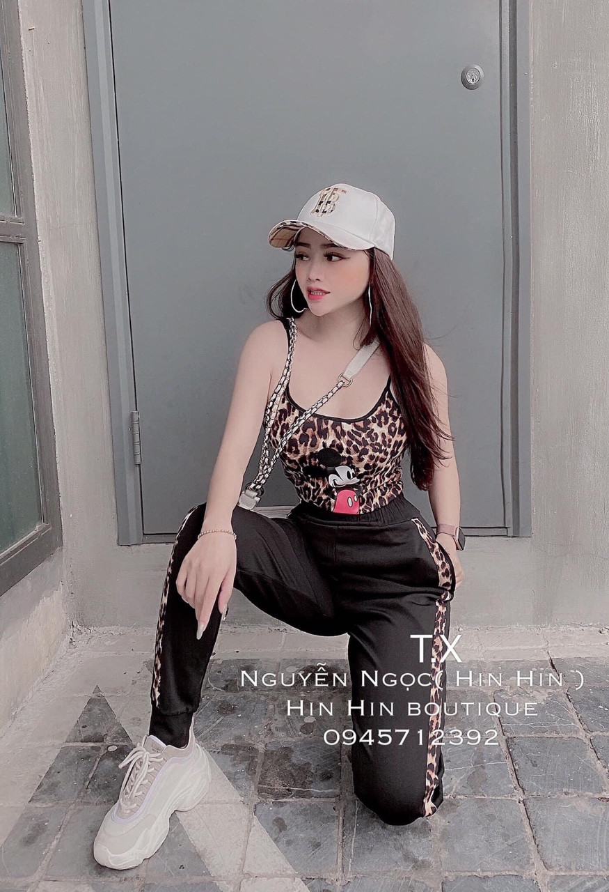 Sét bộ áo hai dây thun da báo in hình MIckey phối quần ôm thể thao TTSA0189