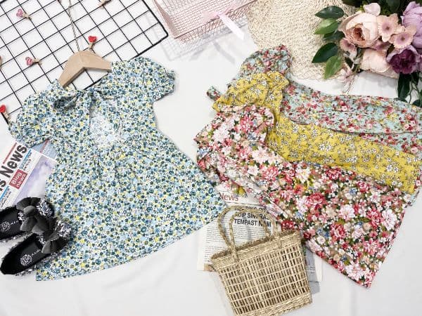 Váy hoa thắt nơ sau lưng cho bé gái