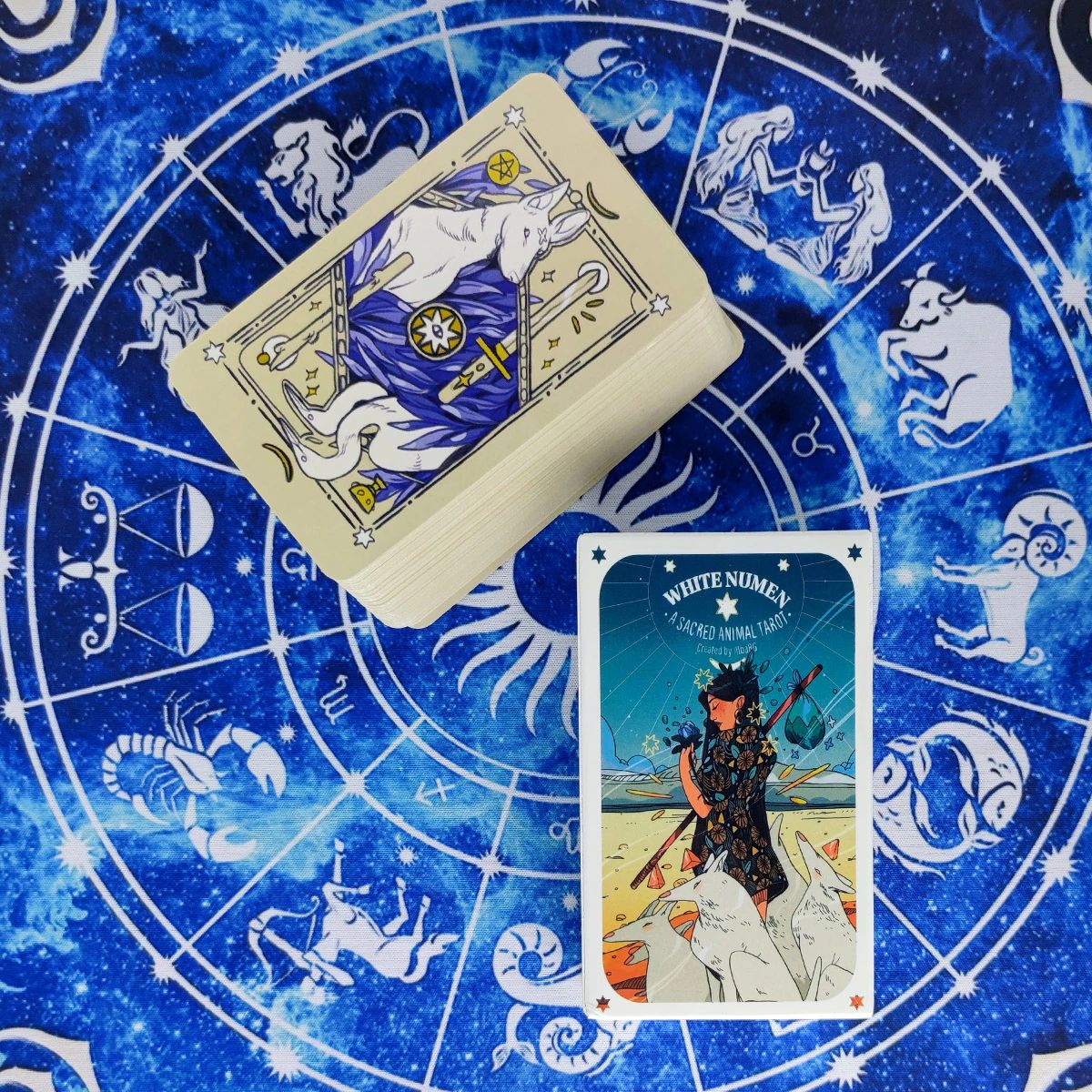 Bộ bài White Numen Tarot